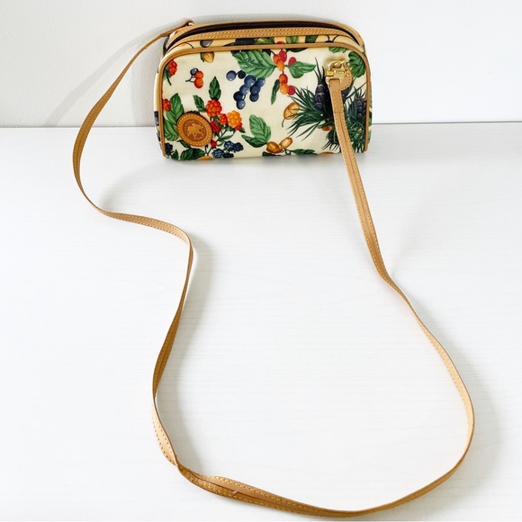 Hunting World floral coated canvas and leather crossbody shoulder bag - Picture 2 of 10
